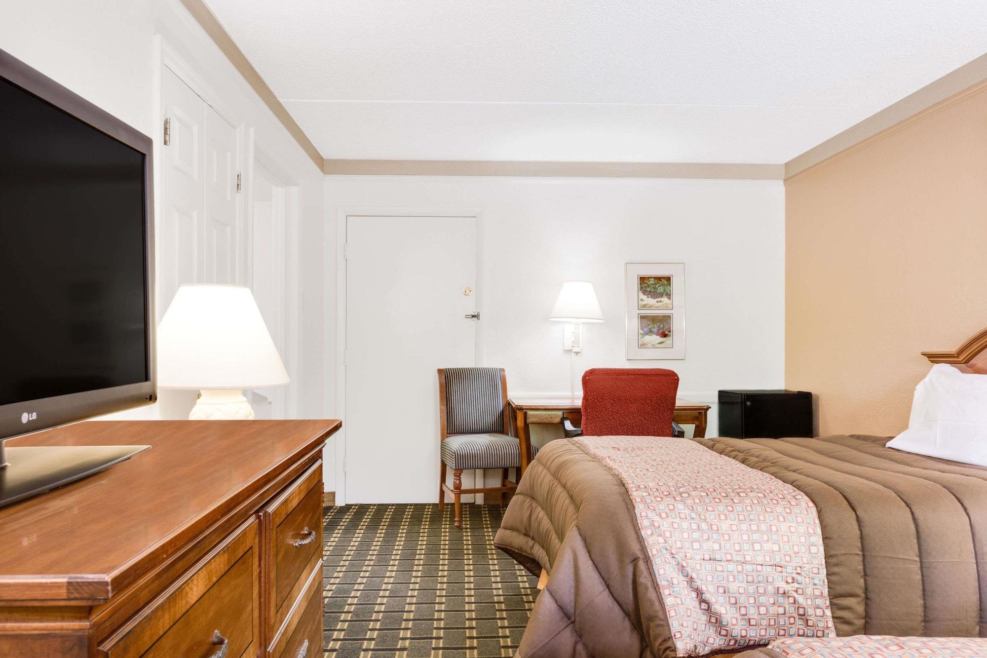 Days Inn By Wyndham Birmingham/West Exteriér fotografie