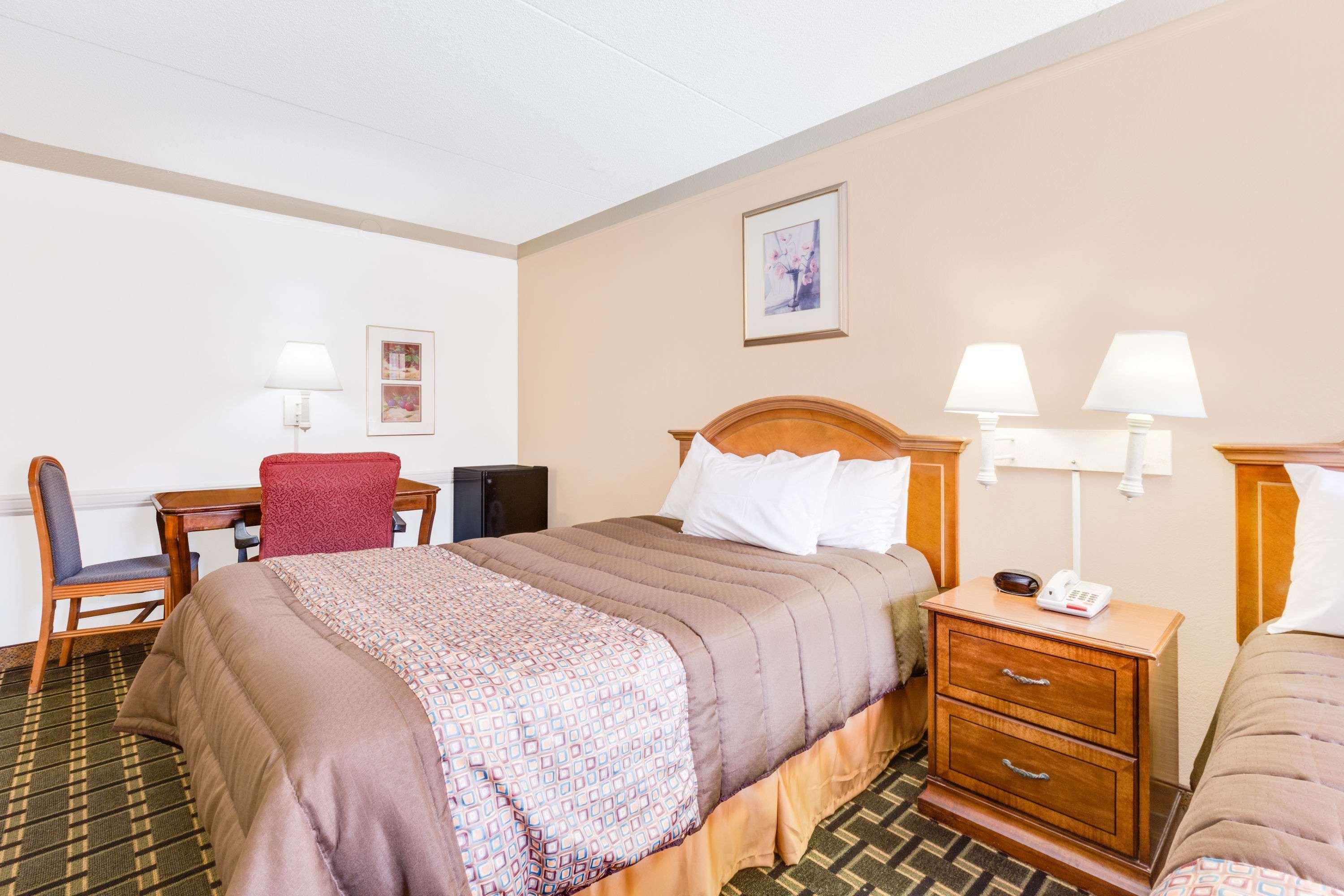 Days Inn By Wyndham Birmingham/West Exteriér fotografie